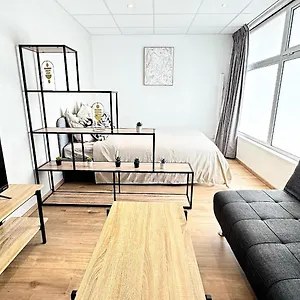 https://suite-dalmate.hotels-rhonealpes.com